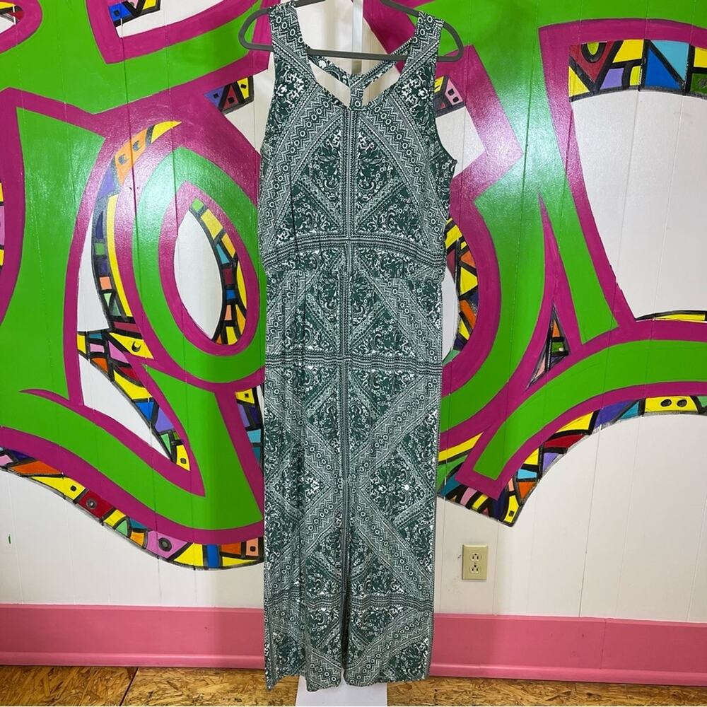 Maurices, Green Paisley Printed Strappy Maxi Dress. Size 0. Sleeveless.